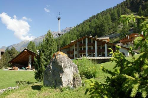 Eco Wellness Hotel Notre Maison Cogne Exteriör bild
