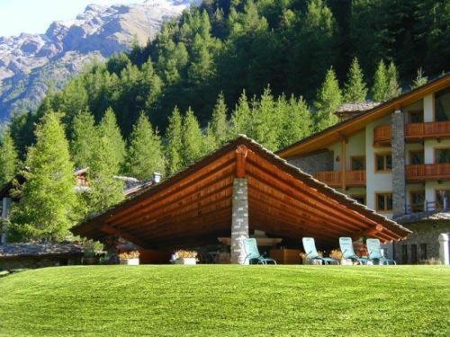 Eco Wellness Hotel Notre Maison Cogne Exteriör bild