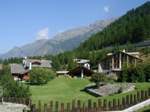 Eco Wellness Hotel Notre Maison Cogne Exteriör bild