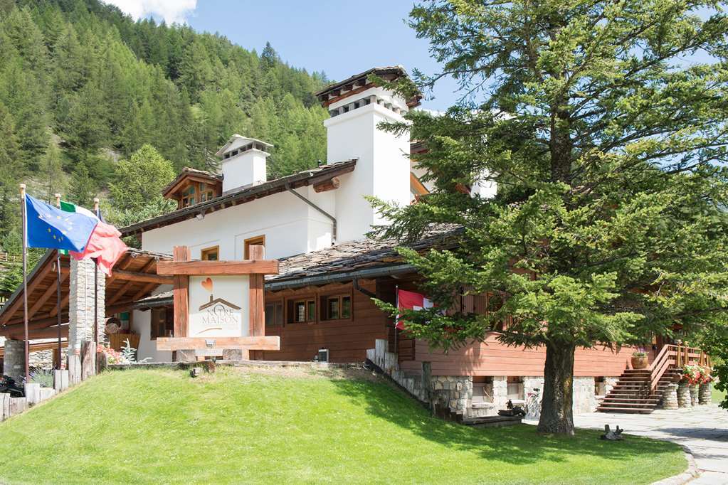 Eco Wellness Hotel Notre Maison Cogne Exteriör bild