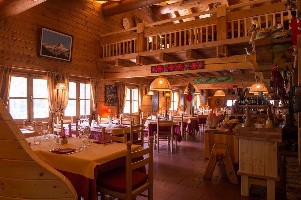 Eco Wellness Hotel Notre Maison Cogne Restaurang bild